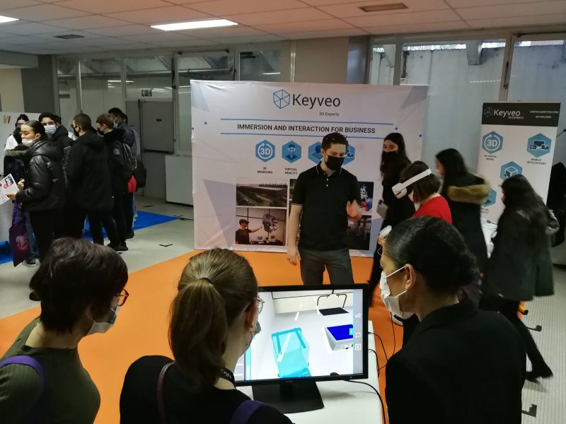 La réalité Virtuelle s'invite au village de la chimie 2023
